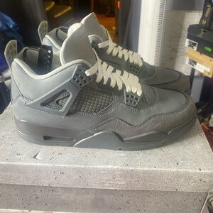 Jordan 4 wet cement size 9.5men